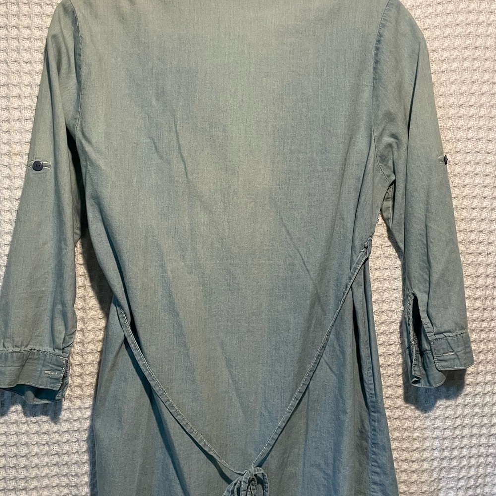Long button down - Picture 3 of 3